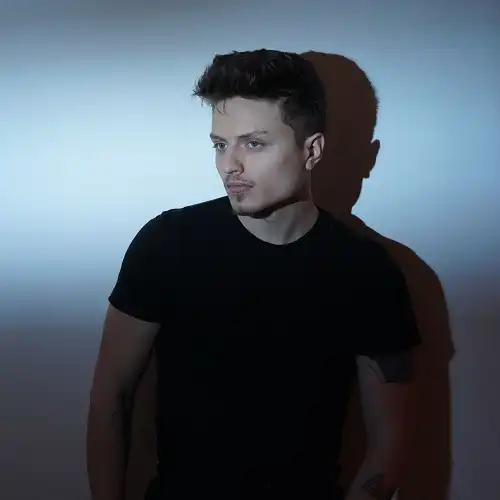 دانلود آهنگ پوبون یه چیزی تو هواس